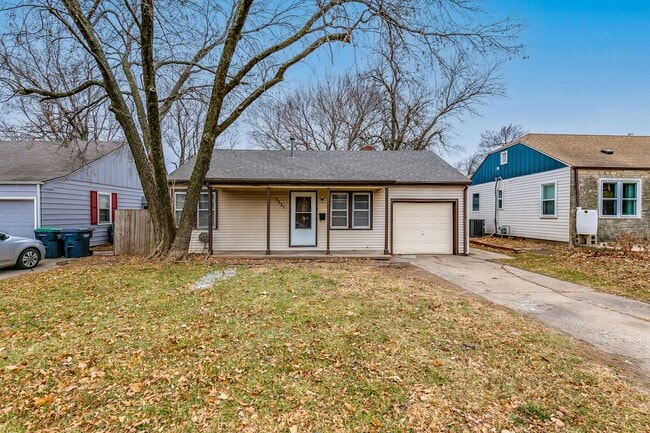 property at 5331 E Elm St