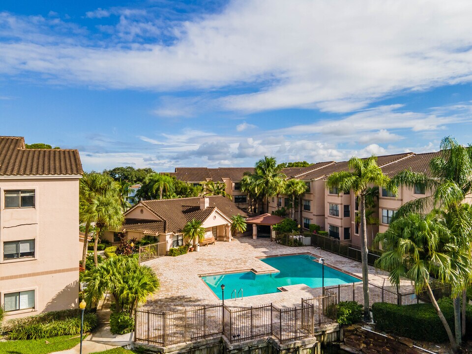 Sundance at Davie in Davie, FL - Building Photo