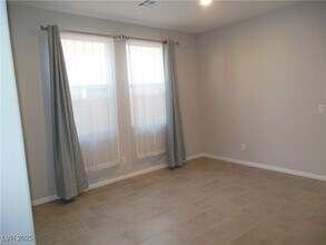 2664 Crystal Quartz St in Las Vegas, NV - Building Photo - Building Photo
