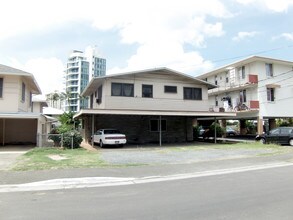 636 Hausten St in Honolulu, HI - Building Photo - Building Photo