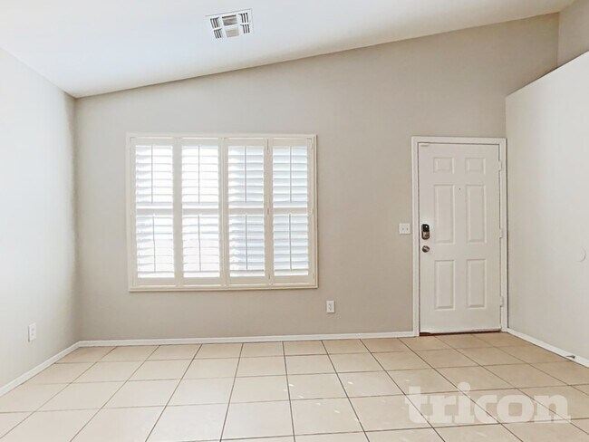 15848 W Adams St in Goodyear, AZ - Foto de edificio - Building Photo