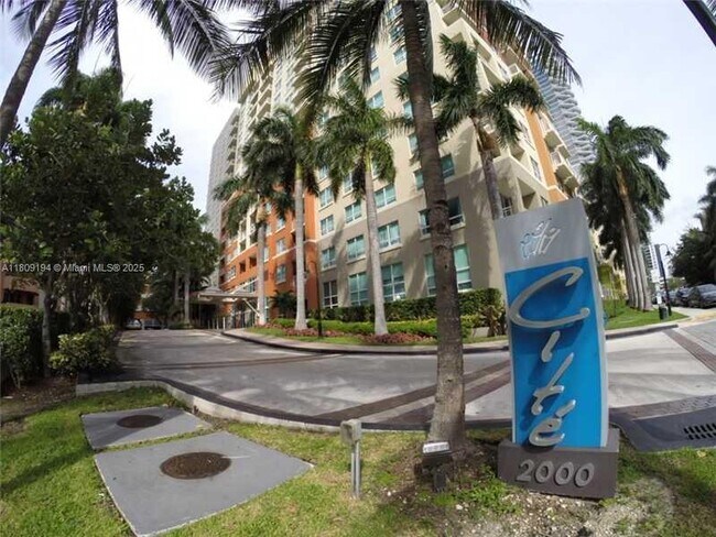 property at 2000 N Bayshore Dr