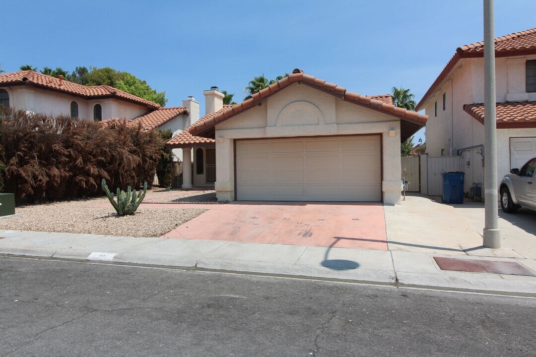 3124 Waterview Dr in Las Vegas, NV - Building Photo