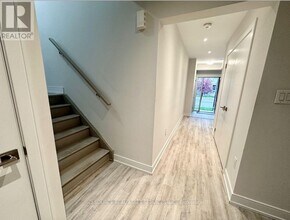 562 Rapids Ln in Mississauga, ON - Building Photo - Building Photo