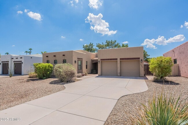 property at 1545 E Kings Ct