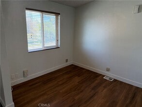 381 Amador Rd in Pinon Hills, CA - Foto de edificio - Building Photo