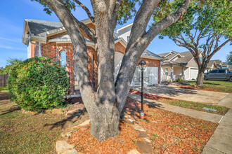 18113 Justice Ln in Dallas, TX - Building Photo - Building Photo