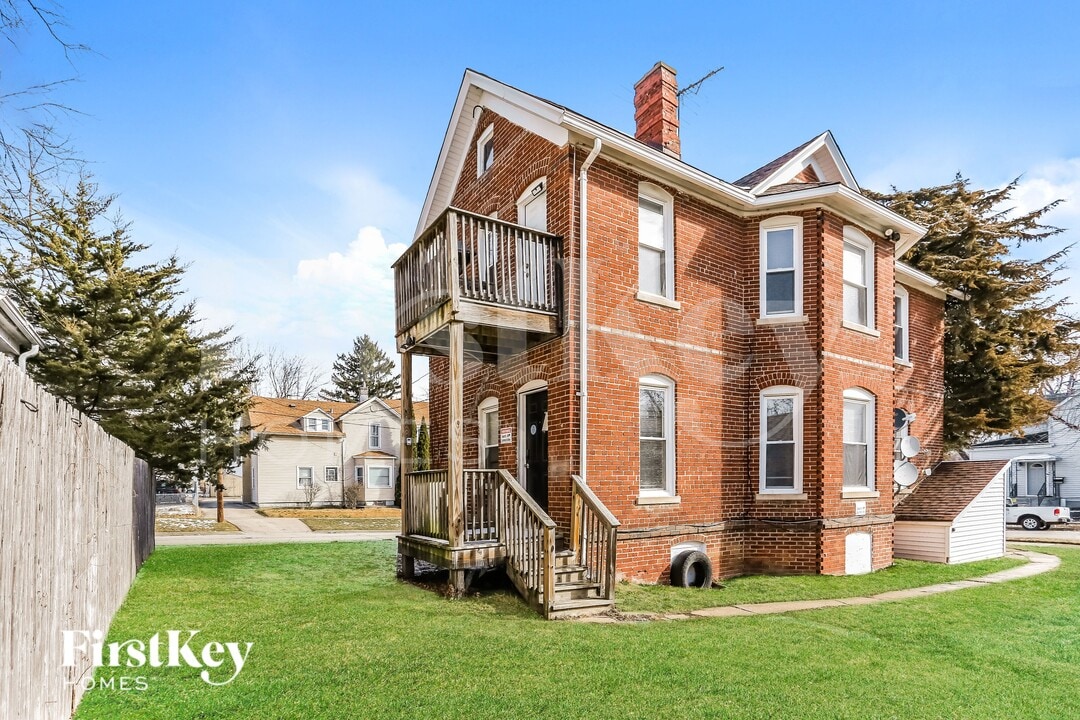 202 S Park Ave in Waukegan, IL - Building Photo