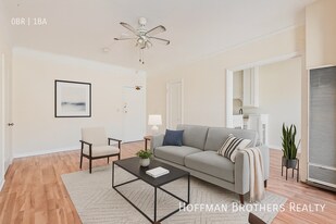 607 S Dunsmuir Ave in Los Angeles, CA - Building Photo