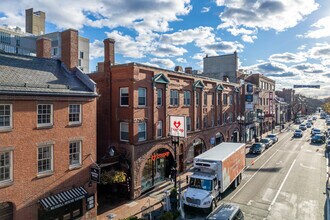 18-28 John F Kennedy St in Cambridge, MA - Foto de edificio - Building Photo