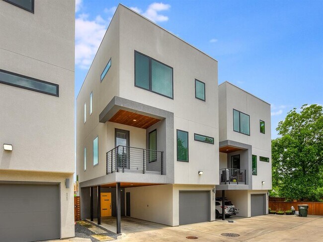 property at 2301 Bluebonnet Ln