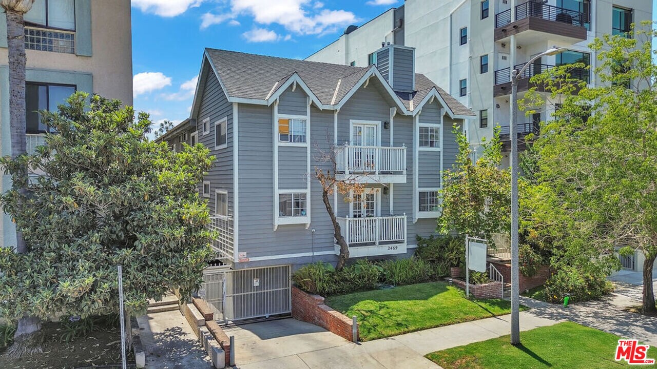 2469 Purdue Ave in Los Angeles, CA - Building Photo