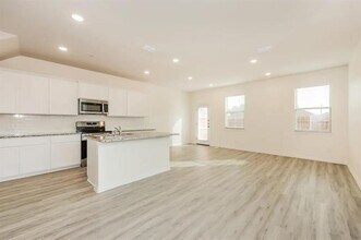 816 Bonnet Trl in Arlington, TX - Building Photo - Building Photo