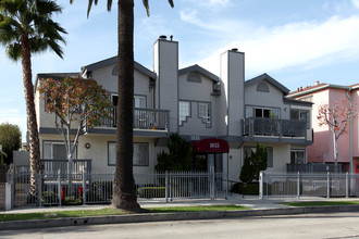 1035 Raymond in Long Beach, CA - Foto de edificio - Building Photo