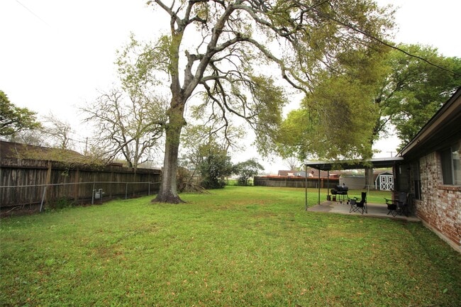 property at 3706 Chadwick Dr