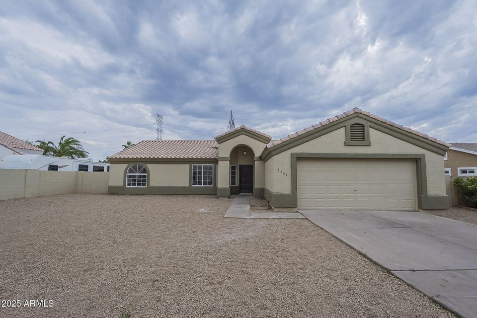 3203 E Dover St in Mesa, AZ - Building Photo