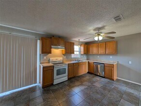 406 N Denny St in Howe, TX - Building Photo - Building Photo