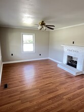 4405 Main St in Hodges, SC - Foto de edificio - Building Photo