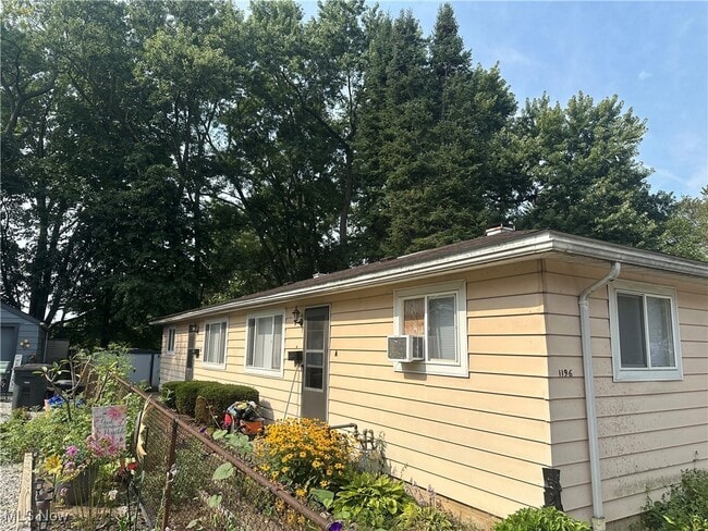 property at 1196 Knox Ave
