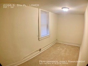 2056 S 5th Pl-Unit -LOWER in Milwaukee, WI - Building Photo - Building Photo