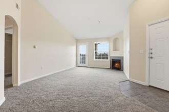 5726 N Genoa Way in Aurora, CO - Building Photo - Building Photo