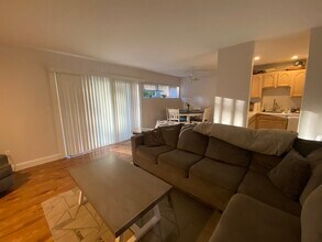 229 Bacon Pond Rd in Woodbury, CT - Foto de edificio - Building Photo