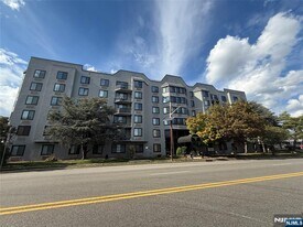 115 Polifly Rd in Hackensack, NJ - Building Photo