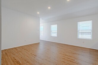 6318 Astoria Pk Ln in Houston, TX - Foto de edificio - Building Photo