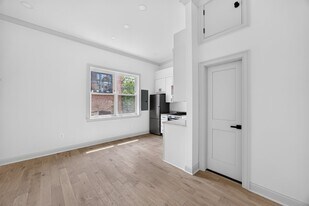 311 East Capitol St SE, Unit #9 in Washington, DC - Building Photo