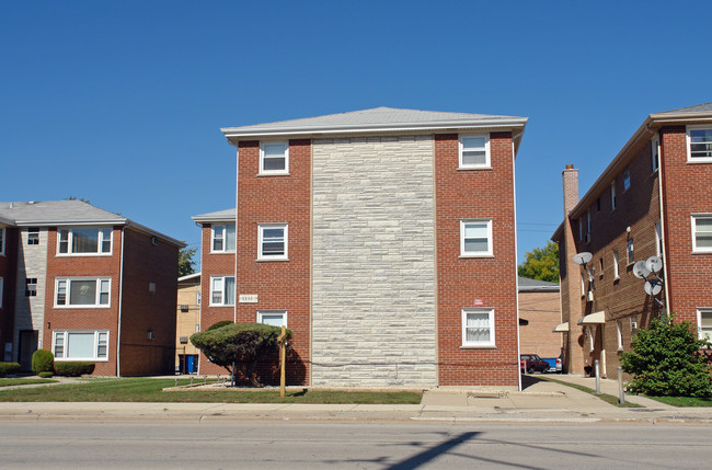 6952 W 65th St in Chicago, IL - Foto de edificio - Building Photo