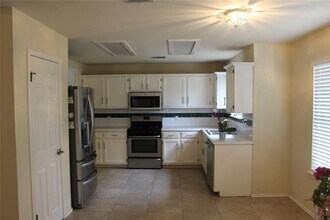 9000 Francia Trail in Austin, TX - Building Photo - Building Photo