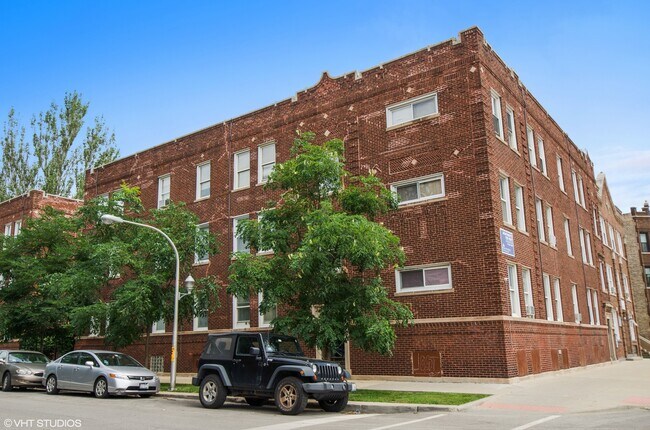 property at 1613 N Richmond St