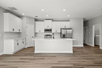 8175 Elkenberry Ave in North Port, FL - Building Photo - Building Photo