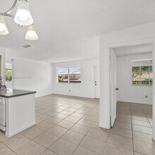 10461 NW 7th St in Pembroke Pines, FL - Building Photo - Building Photo