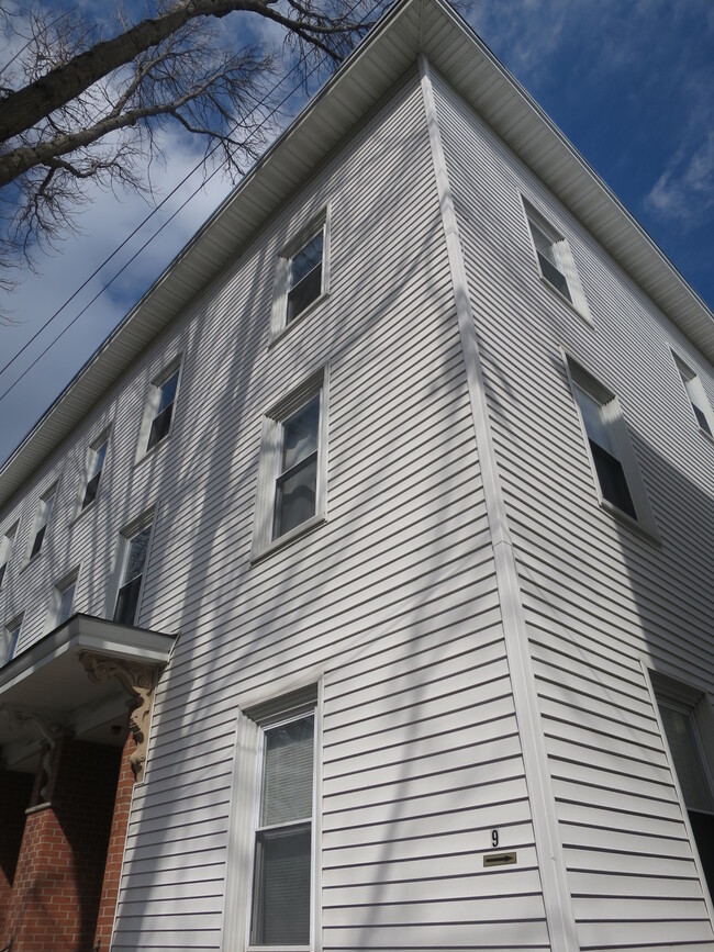 9 Bristol St, Unit 3 in Cambridge, MA - Building Photo - Building Photo