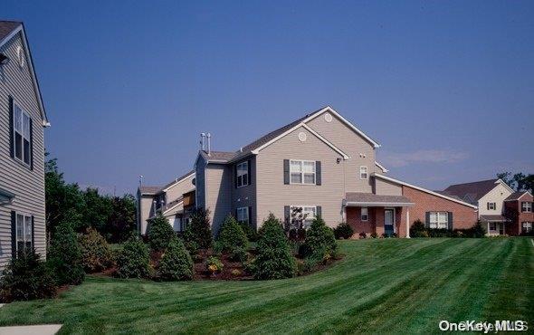 58 Neal Path-Unit -58 in Brookhaven, NY - Foto de edificio - Building Photo