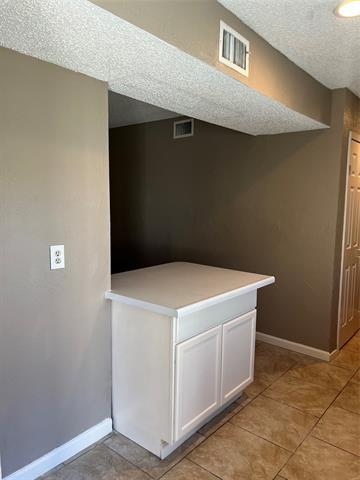 1910 Whiteoak Dr in Garland, TX - Building Photo - Building Photo