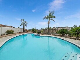 11669 Frames Port Pl in San Diego, CA - Building Photo