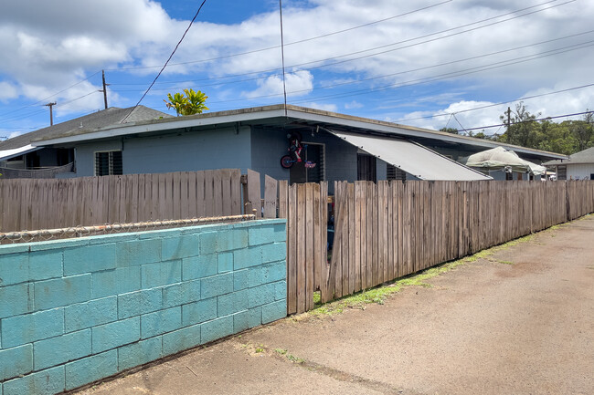 246A Olive Ave in Wahiawa, HI - Foto de edificio - Building Photo