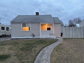 10105 N Wesley Rd in Spokane, WA - Building Photo