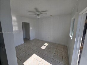 535 NW 7th St in Miami, FL - Building Photo - Building Photo