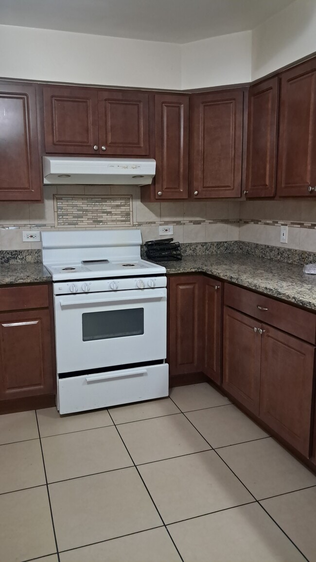 6235 W Diversey Ave, Unit 2