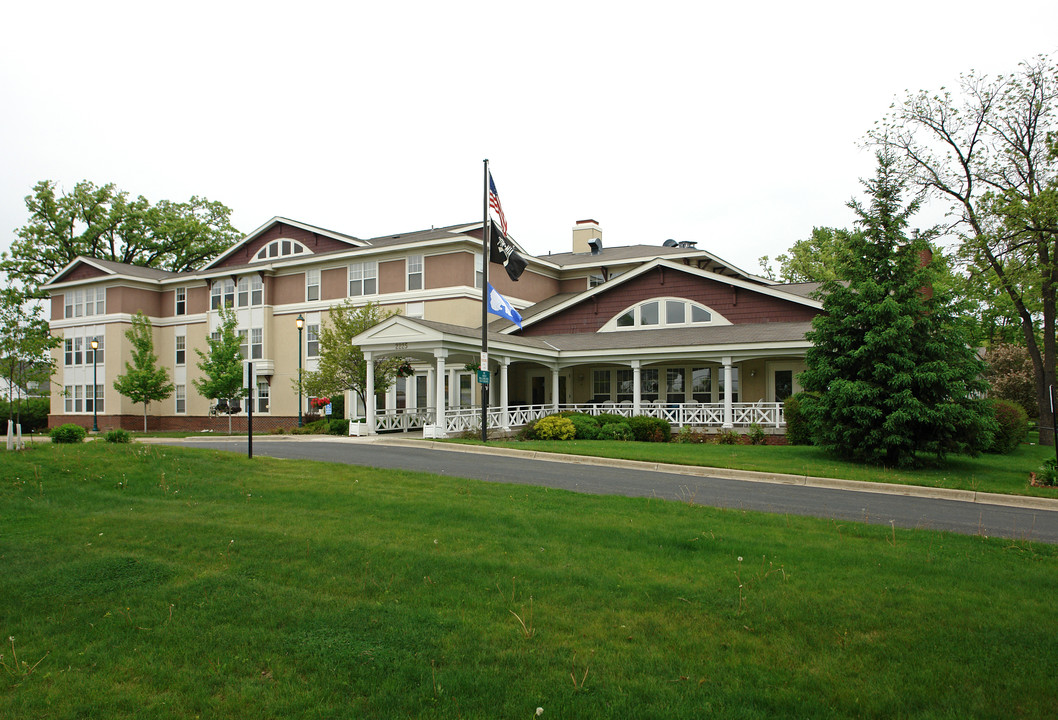 Pioneer Manor in White Bear Lake, MN - Building Photo