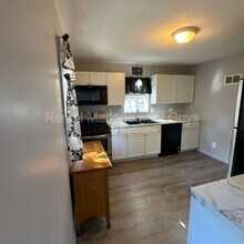3825 Noble Ave N in Minneapolis, MN - Building Photo - Building Photo