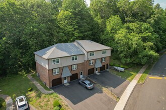 74 Nutmeg Dr in Meriden, CT - Building Photo - Building Photo