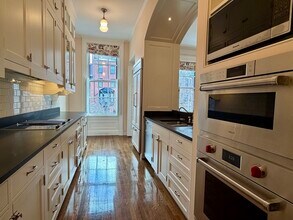 340 Beacon St in Boston, MA - Building Photo - Building Photo