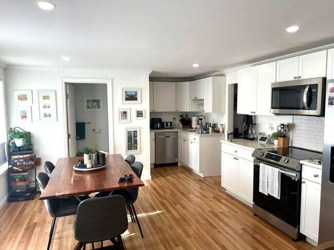 26-30-30 Vine St in West Warwick, RI - Building Photo - Building Photo