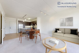 3 Chrysler Rd-Unit -FL9-ID1477A in Natick, MA - Foto de edificio - Building Photo