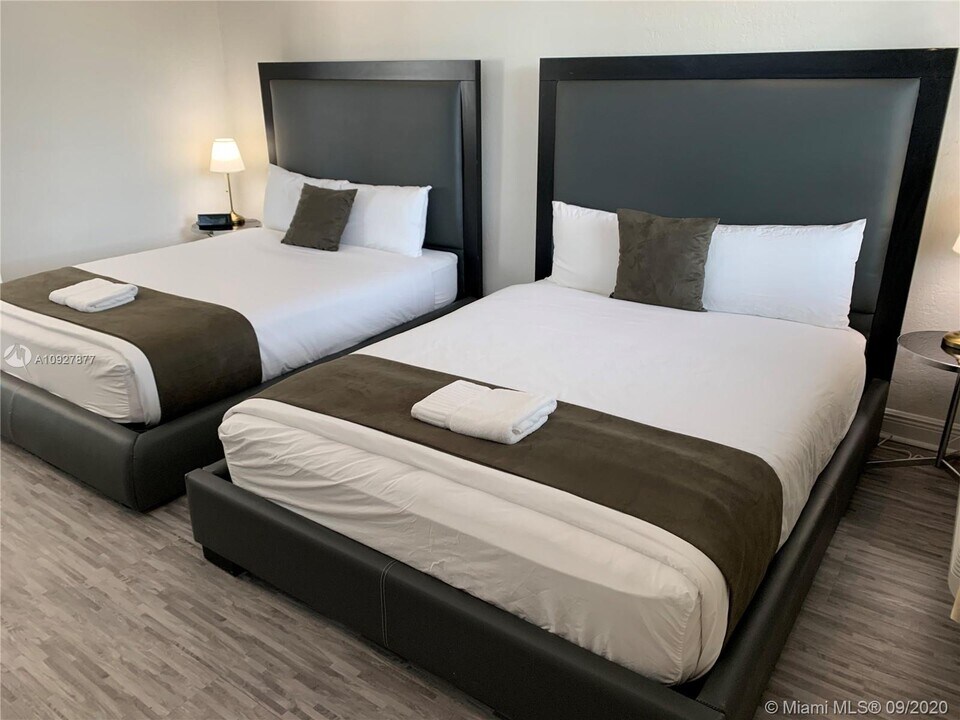 1524 Lenox Ave-Unit -519 in Miami Beach, FL - Building Photo