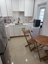 1380 NW 43 Terrace in Lauderhill, FL - Foto de edificio - Building Photo